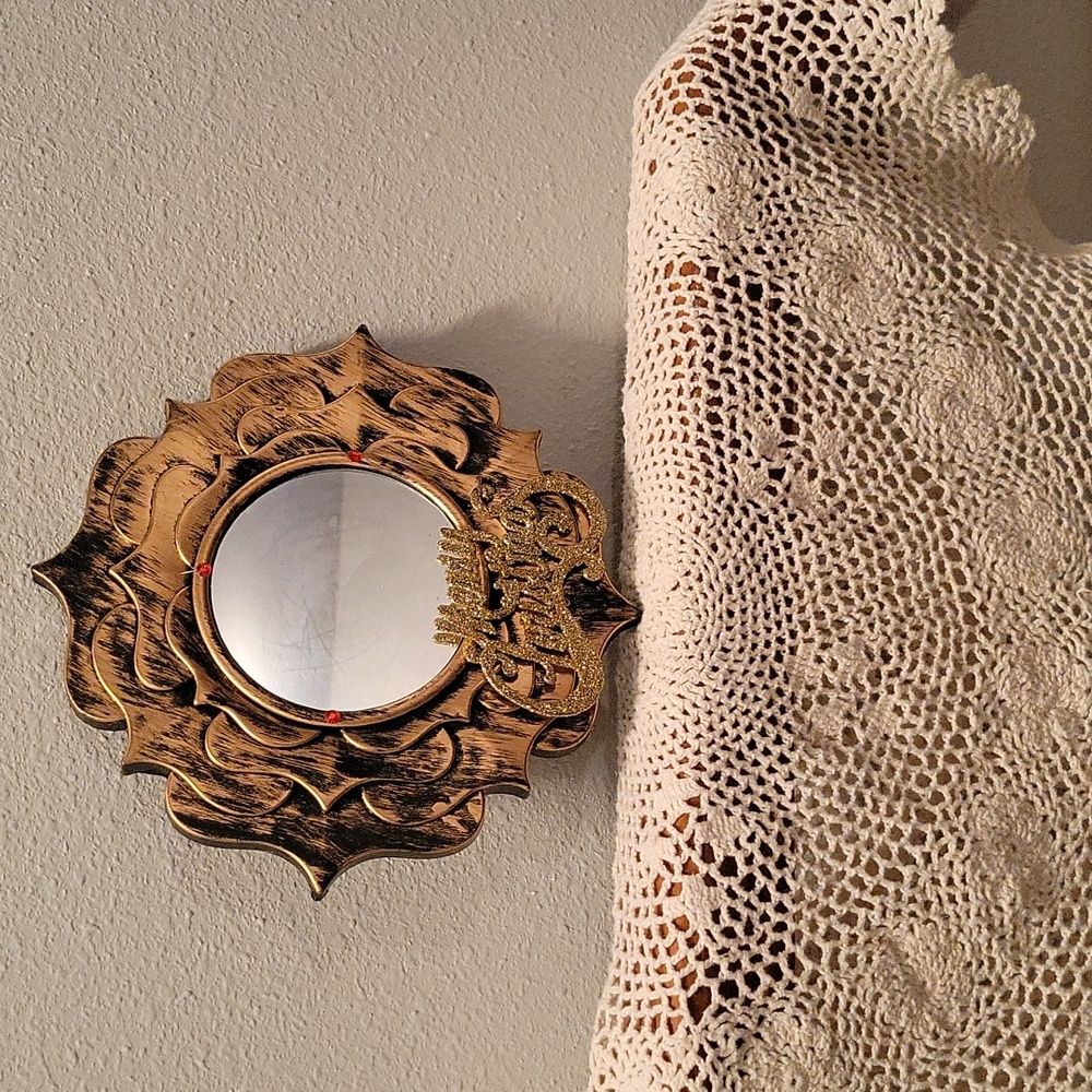 Holiday mirror